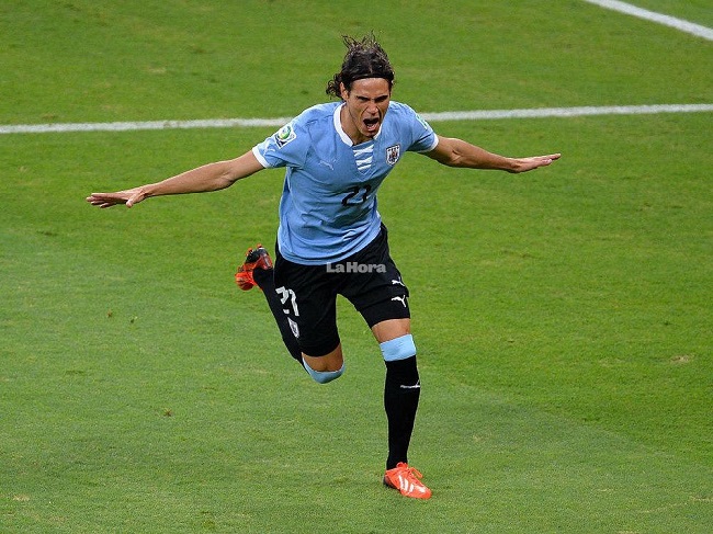 Uruguay lost the game, but may have regained a scorer as Cavani got back on track. (La Hora Ecuador)